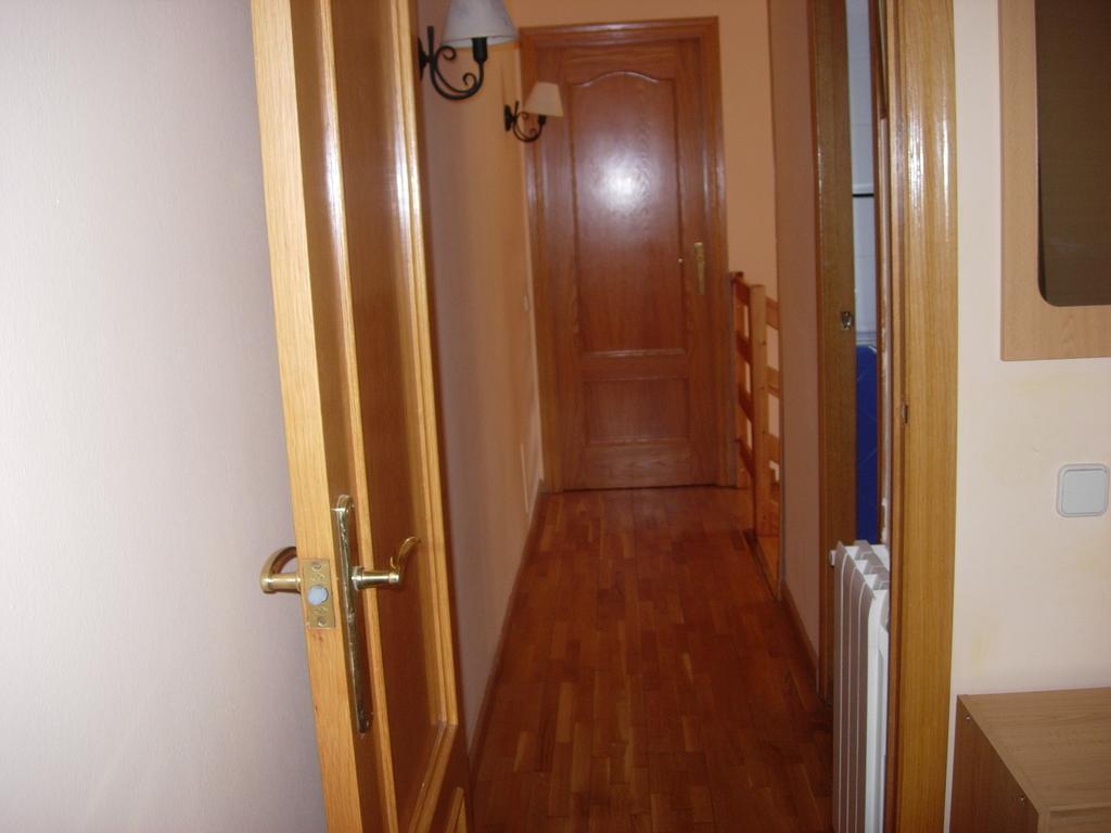 Apartaments El Ribal Valencia D'Aneu Rum bild