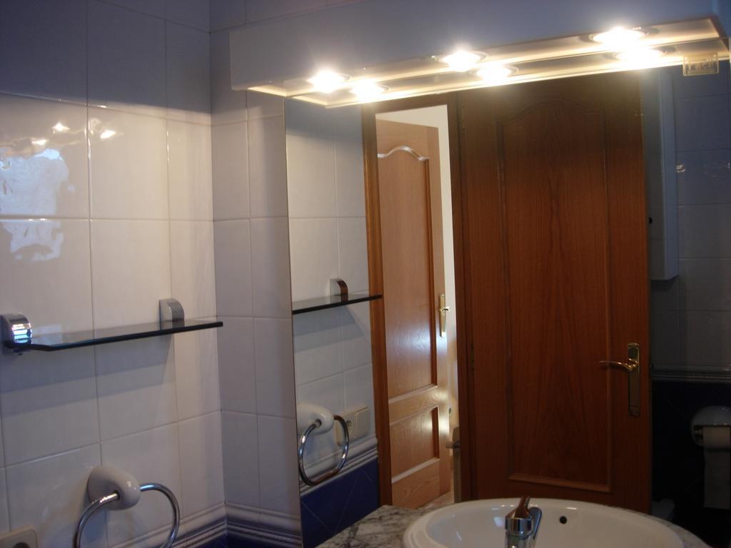 Apartaments El Ribal Valencia D'Aneu Rum bild