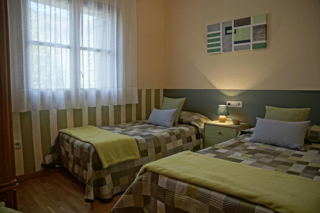 Apartaments El Ribal Valencia D'Aneu Exteriör bild