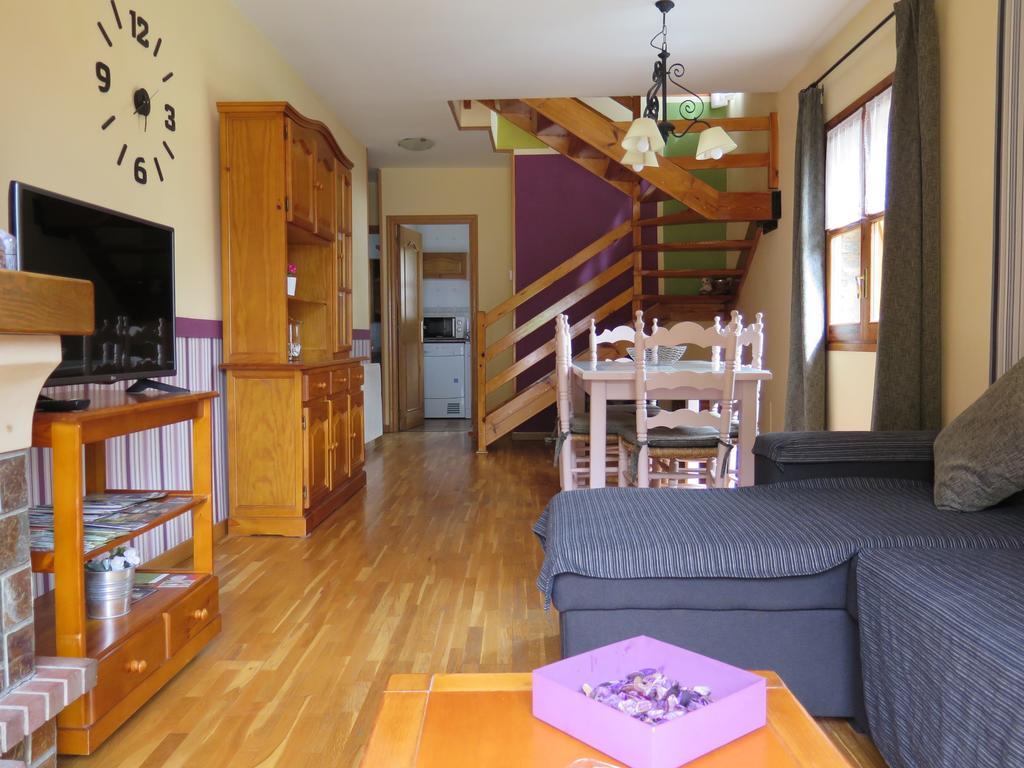 Apartaments El Ribal Valencia D'Aneu Exteriör bild