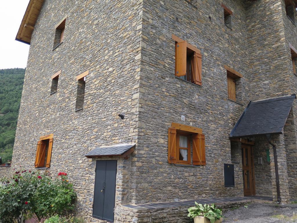 Apartaments El Ribal Valencia D'Aneu Exteriör bild