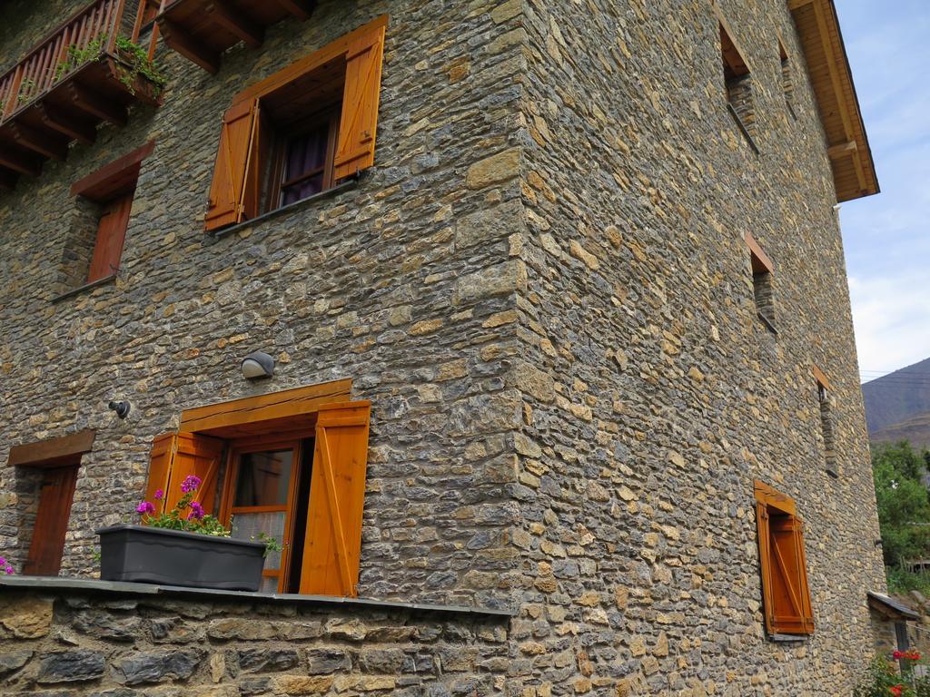 Apartaments El Ribal Valencia D'Aneu Exteriör bild
